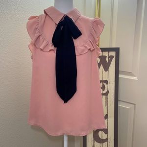 Cute blouse with front tie